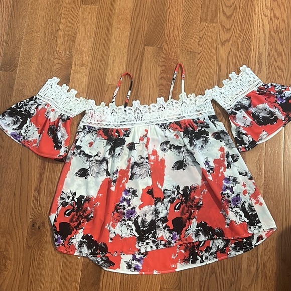 Absolute Angel New York Women’s Lace and Colorful Blouse Size Small - Picture 2 of 4